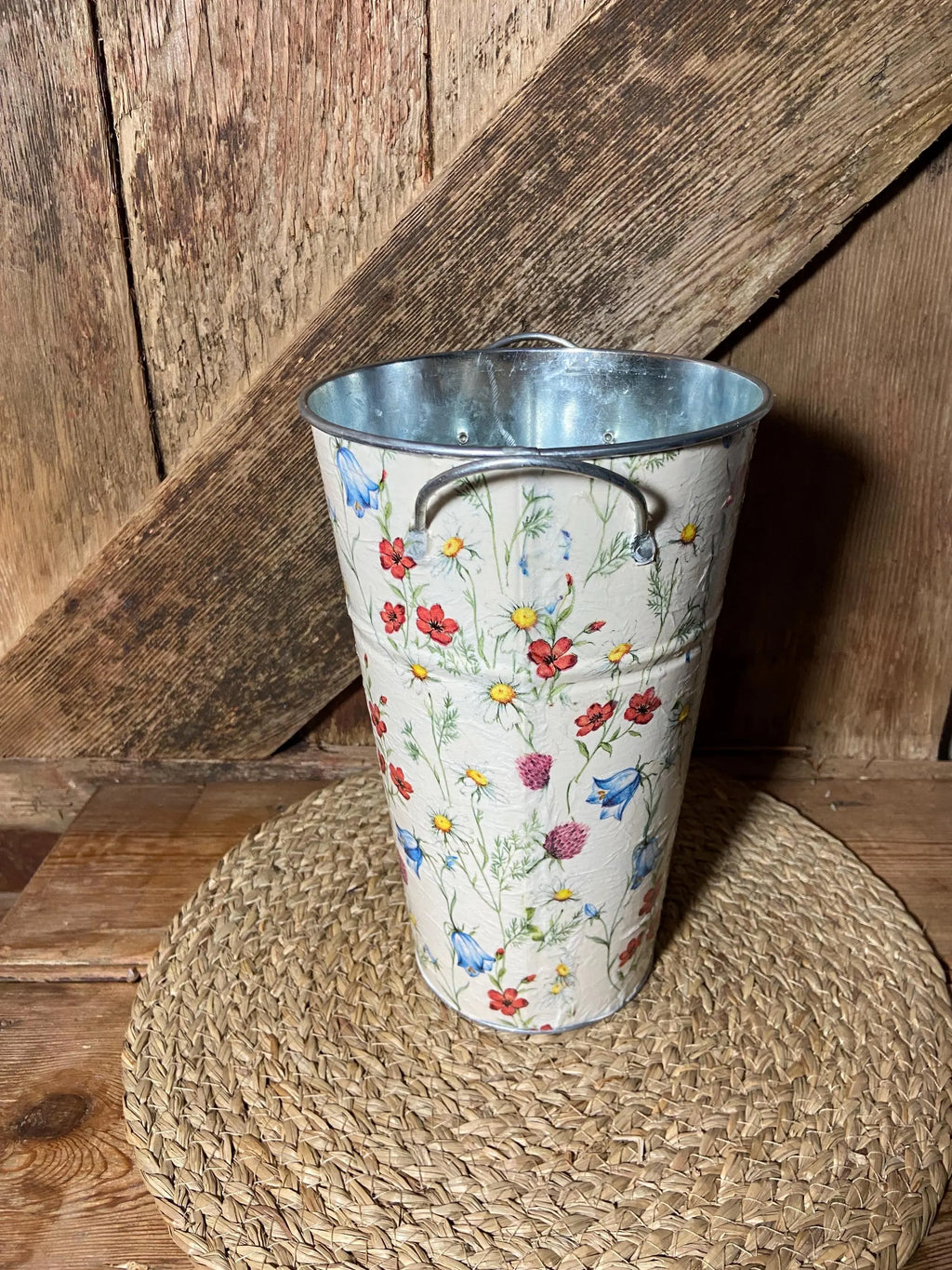 Side shot daisy poppy clover white metal cottage core home decor vintage floral birthday mothers day 