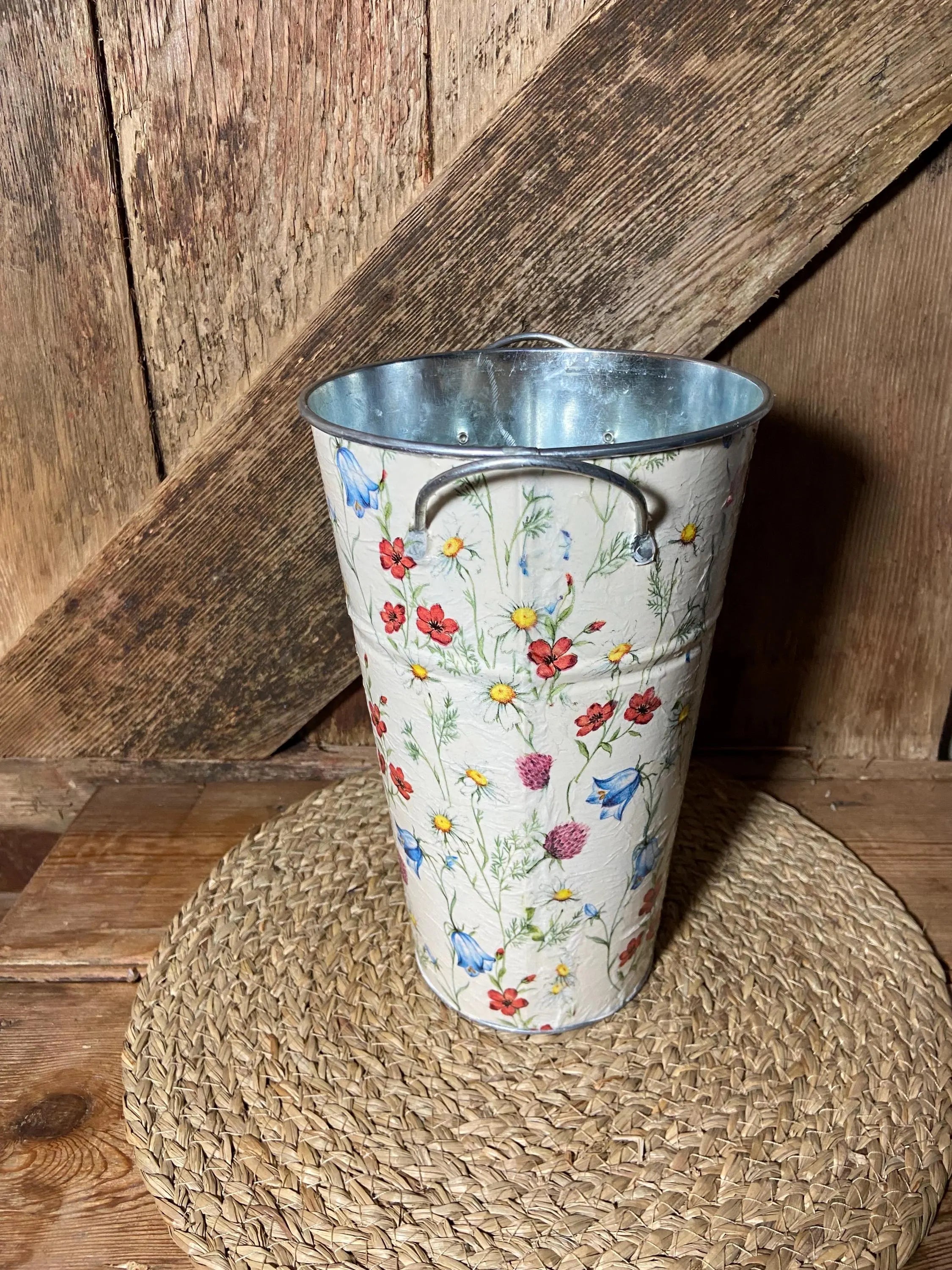 Side shot daisy poppy clover white metal cottage core home decor vintage floral birthday mothers day 