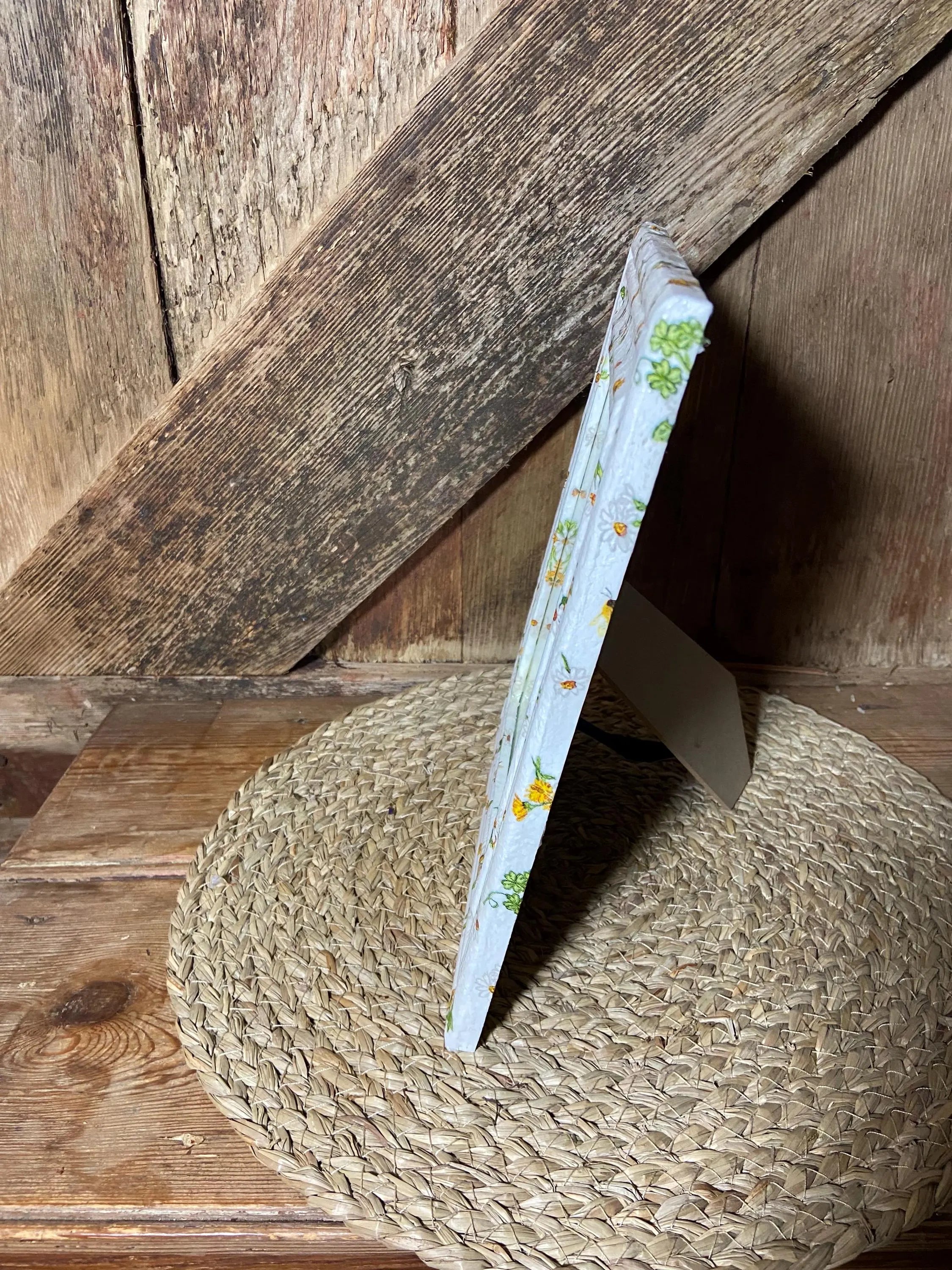 wooden photo frame green white yellow daisy cottage core home decor vintage floral mothers day birthday