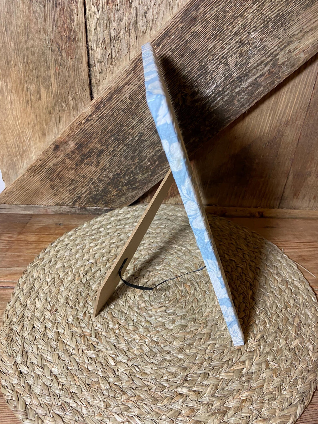 BLUE & WHITE FLOWER PHOTO FRAME