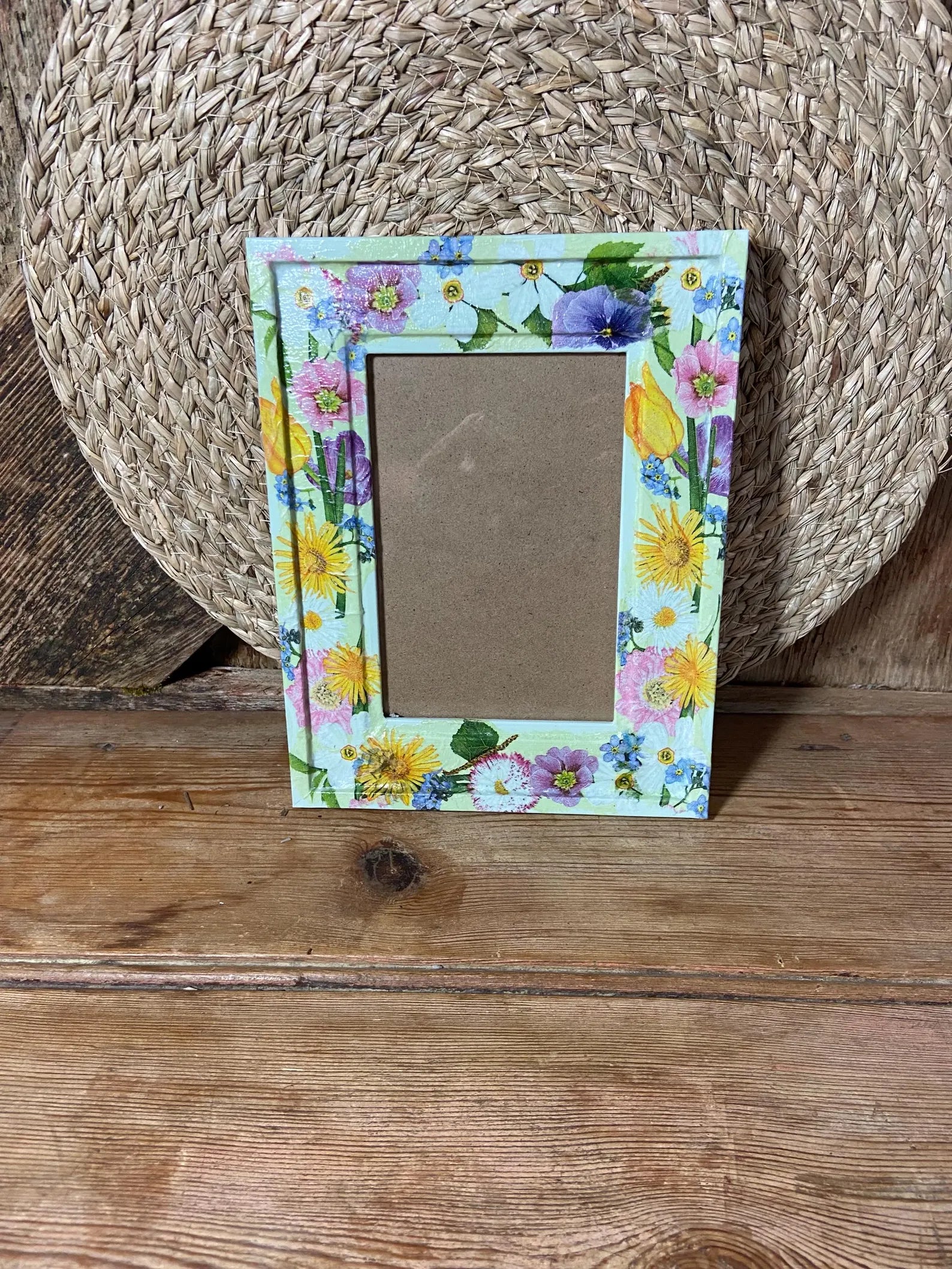 SPRING FLOWERS PHOTO FRAME