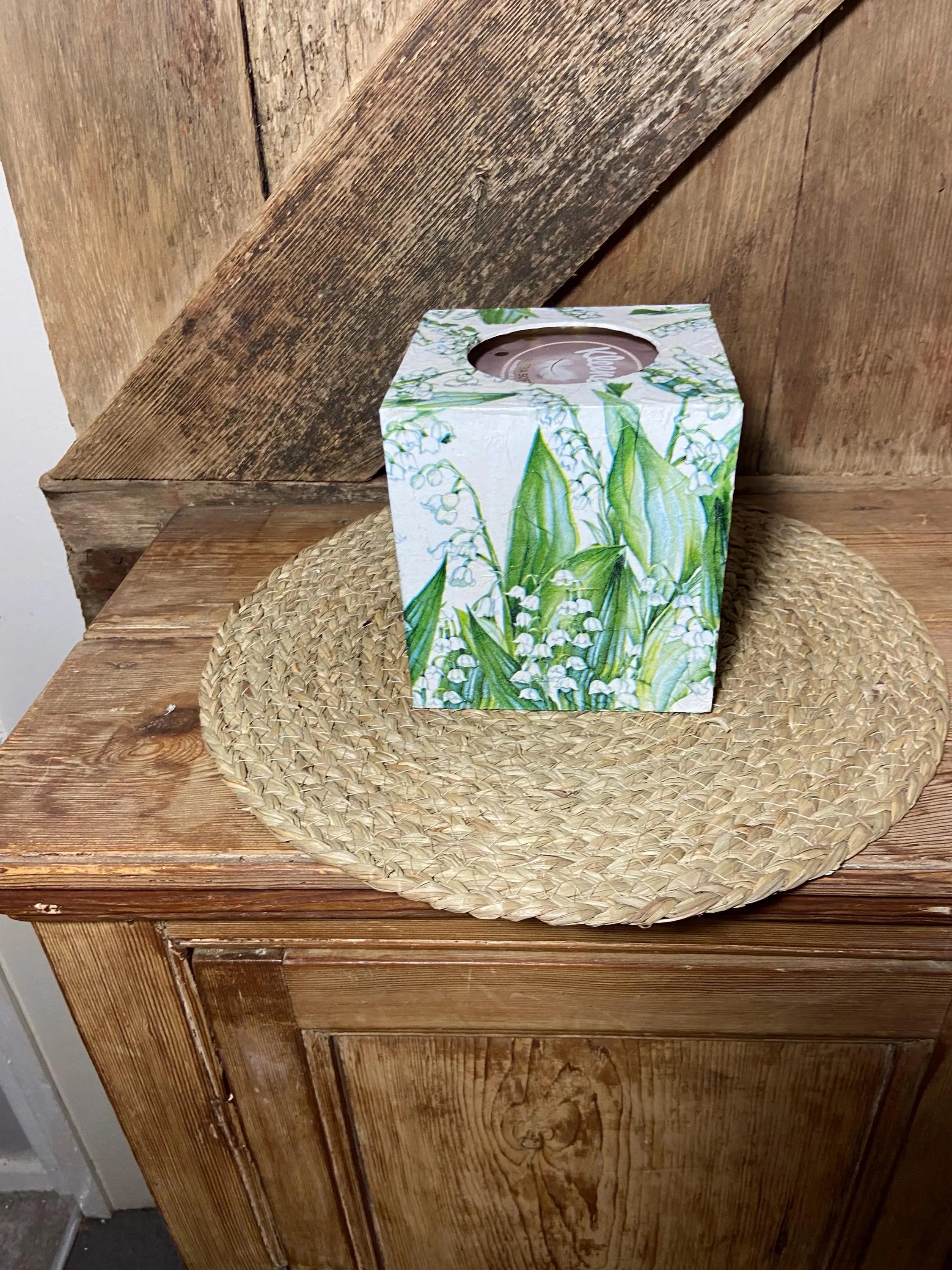 lily of the valley cottage core home decor vintage floral tissue box green white birthday