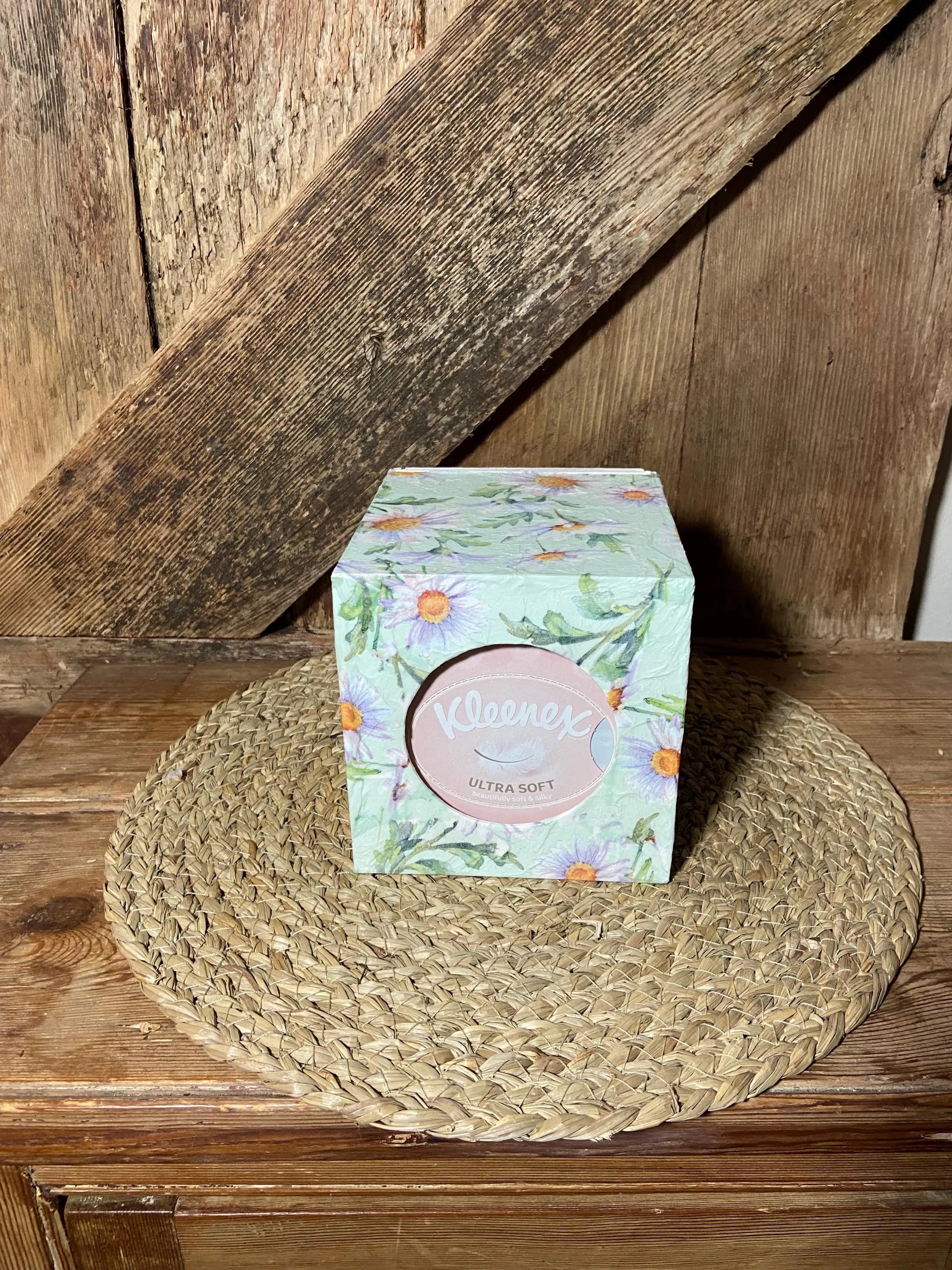 top shot wooden tissue box green white daisy mothers day birthday cottage core home decor vintage floral