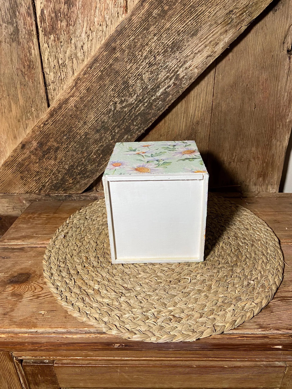 bottom shot wooden tissue box daisy green white cottage core home decor vintage floral mothers day birthday
